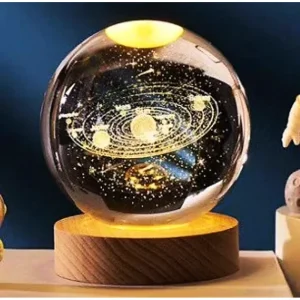 مصباح كرة كريستال 3D بقاعدة خشبية